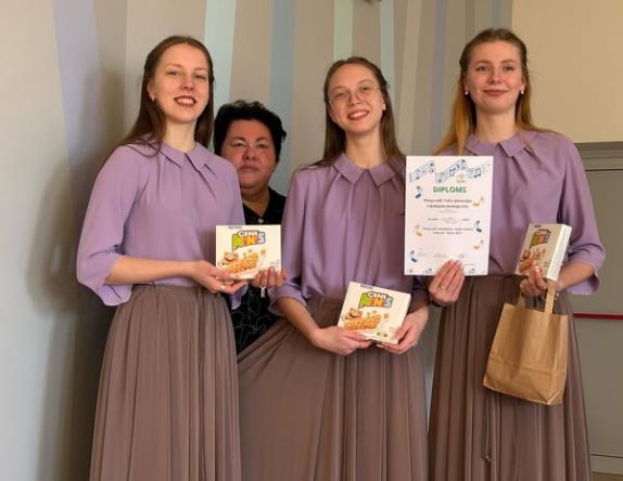 Meiteņu trio – augstākā pakāpe </br>Daugavpils posmā “Balsis 2025”