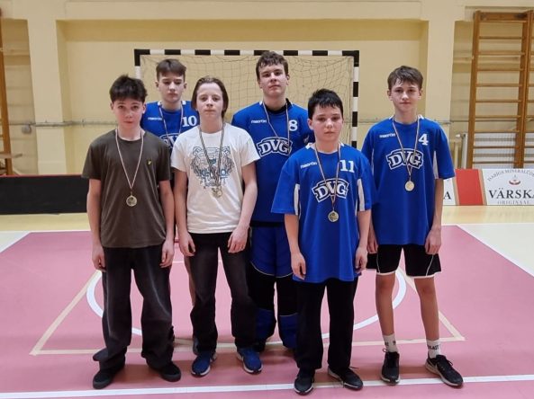 7.klases komandai 2.vieta florbolā </br>Daugavpilī
