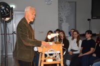 Viesos Ē.Vilsons ar divām monoizrādēm