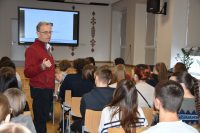 No vēstures līdz šodienai: </br>jauniešu dialogs par brīvību un drošību