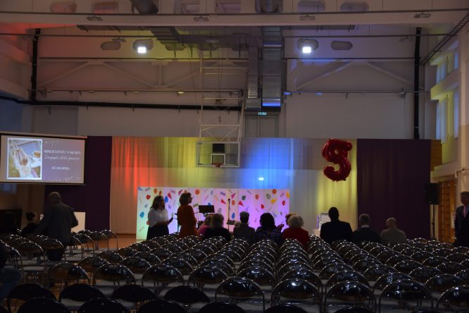 Laika mašīnā cauri gadiem – <br>Absolventu vakars 2026