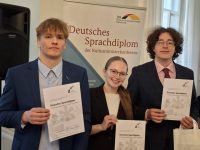 Ceļš uz iespējām: ģimnāzisti saņem DSD II diplomus